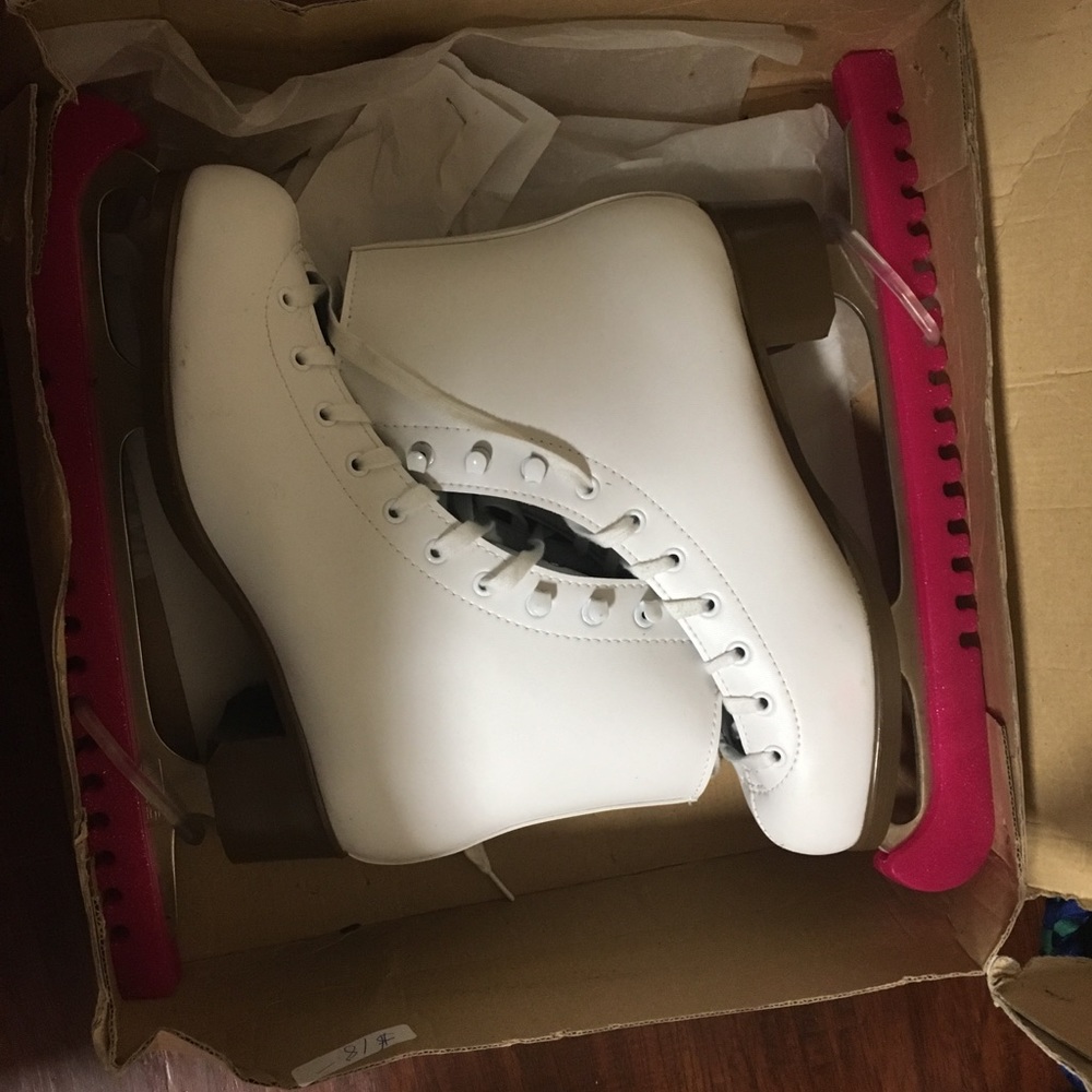 Glacier Women’s Ice Skates